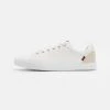 Pier One UNISEX - Sneakers Basse - White 1 Pier One UNISEX - Sneakers Basse - White -Offerta Economica Pier One 105b86b32eb04302804e68840a15e183