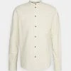 Pier One Uomo COLLAR OXFORD - Camicia - Off-white -Offerta Economica Pier One 14305a6790754e3ab37c3e320fd397c0