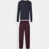 Pier One Uomo Pigiama - Dark Blue/bordeaux 12 Pier One Uomo Pigiama - Dark Blue/bordeaux -Offerta Economica Pier One 1a03dca6898f46269107b6e412bcb58b