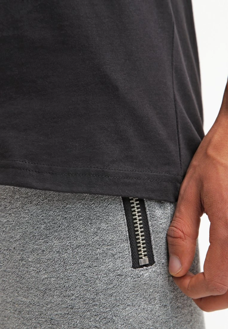 Pier One Uomo Top - Black 8 Pier One Uomo Top - Black - immagine 6