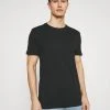 Pier One Uomo 3 PACK - T-shirt Basic - Black/grey/bordeaux 15 Pier One Uomo 3 PACK - T-shirt Basic - Black/grey/bordeaux -Offerta Economica Pier One 2376271504084185a4a598d912c4849a