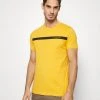 Pier One Uomo T-shirt Con Stampa - Yellow -Offerta Economica Pier One 25a1eabf7b3646bc92ee31d9c29d6272