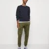 Pier One Uomo Pantaloni Sportivi - Olive 8 Pier One Uomo Pantaloni Sportivi - Olive -Offerta Economica Pier One 27a98dd84acf4edbbbfab5307e5f818a