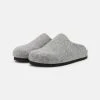 Pier One UNISEX - Pantofole - Grey -Offerta Economica Pier One 2d0c21d3116a402fbb96f4757231e939