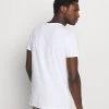 Pier One Uomo T-shirt Con Stampa - White 10 Pier One Uomo T-shirt Con Stampa - White -Offerta Economica Pier One 41911ddbd2d24bdf9d81aa72acd78f70