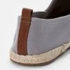 Pier One RENA ESPADRILLE UNISEX - Espadrillas - Light Grey -Offerta Economica Pier One 42d2421a7d9a4236aff6d97b980fd1f5