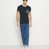 Pier One Uomo T-shirt Con Stampa - Dark Blue -Offerta Economica Pier One 44b94100fb9f47c89eb964df360128cf