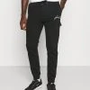 Pier One Uomo Pantaloni Sportivi - Black 1 Pier One Uomo Pantaloni Sportivi - Black -Offerta Economica Pier One 4a563669e6ab437fa00fb31a24c31ef6