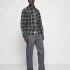 Pier One Uomo Camicia - Mottled Dark Grey 10 Pier One Uomo Camicia - Mottled Dark Grey -Offerta Economica Pier One 4c2fd8dc5dee4001812444d31ef6c989