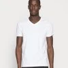 Pier One Uomo 3 PACK - T-shirt Basic - White/black/light Grey -Offerta Economica Pier One 657056acd59a4058a6c792d0391057dd