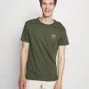 Pier One Uomo T-shirt Con Stampa - Olive 1 Pier One Uomo T-shirt Con Stampa - Olive -Offerta Economica Pier One 68df46a1870443d387bc68793c5ed857