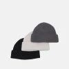 Pier One MICRO SHORT BEANIE COTTON 3 PACK UNISEX - Berretto - Black/dark Grey/off-white -Offerta Economica Pier One 70878702c43e4e63b354f3466616b08e