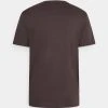 Pier One Uomo GRAPHIC T-SHIRT - T-shirt Basic - Brown 21 Pier One Uomo GRAPHIC T-SHIRT - T-shirt Basic - Brown -Offerta Economica Pier One 7e8f1bbd98dd4d91ae9cee8d5eac6081