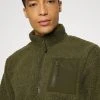 Pier One Uomo Felpa In Pile - Olive 13 Pier One Uomo Felpa In Pile - Olive -Offerta Economica Pier One 81835f74cf034646bd0924e68188c653