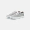 Pier One Uomo Sneakers Basse - Grey -Offerta Economica Pier One 887ea4c6668c4116a162845a93173593