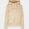 GANT Donna LOGO ZIP - Sweatjacke - Beige -Offerta Economica Pier One 9b8d194e9e0c4c50b78ddd2c58d50caa