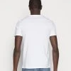 Pier One Uomo 5 PACK - T-shirt Basic - White 9 Pier One Uomo 5 PACK - T-shirt Basic - White -Offerta Economica Pier One a8ff4c2b90b746a59e9da10cf149a194