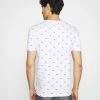 Pier One Uomo T-shirt Con Stampa - White 10 Pier One Uomo T-shirt Con Stampa - White -Offerta Economica Pier One aae13a7ffda94c66805bdcd1fe6e6144