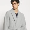 Pier One Uomo Accappatoio - Light Grey 11 Pier One Uomo Accappatoio - Light Grey -Offerta Economica Pier One af6826790f45491bbd51f56bb643bad0
