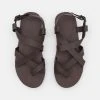 Pier One Uomo Infradito - Dark Brown 11 Pier One Uomo Infradito - Dark Brown -Offerta Economica Pier One b76a7b15ba8d4d6dbcf163b288e58293