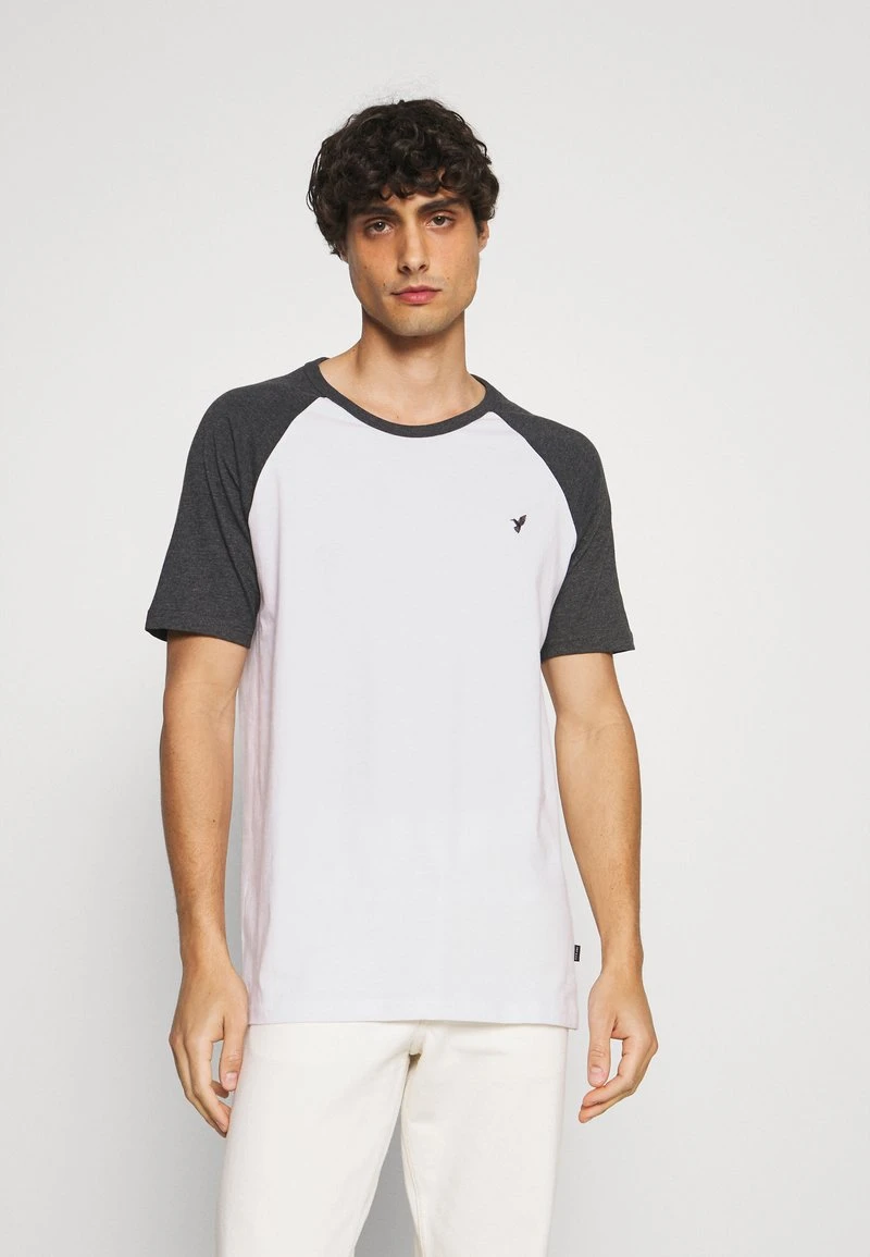 Pier One Uomo 2 PACK - T-shirt Basic - White/dark Grey 6 Pier One Uomo 2 PACK - T-shirt Basic - White/dark Grey - immagine 4