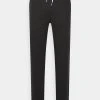 Pier One Uomo 2er PACK - Pantaloni Sportivi - Black/black -Offerta Economica Pier One c5900fbe1a7e4bda9c710c48b5b7cde0
