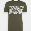 Pier One Uomo T-shirt Con Stampa - Oliv 10 Pier One Uomo T-shirt Con Stampa - Oliv -Offerta Economica Pier One d387579e7c6f4e08b71705400a8510bf