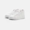 Pier One UNISEX - Sneakers Alte - White 9 Pier One UNISEX - Sneakers Alte - White -Offerta Economica Pier One e22f438d2bcd4a54a3182b68a1c2015a