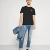 Pier One Uomo T-shirt Con Stampa - Black 10 Pier One Uomo T-shirt Con Stampa - Black -Offerta Economica Pier One eb4ba9acebce4df5bfa9df6f57c5a33f
