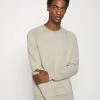 Pier One Uomo 2er Pack CREW NECK - Felpa - Tan/black 12 Pier One Uomo 2er Pack CREW NECK - Felpa - Tan/black -Offerta Economica Pier One eeff44c132c6452dbd1014ed1e44fe84