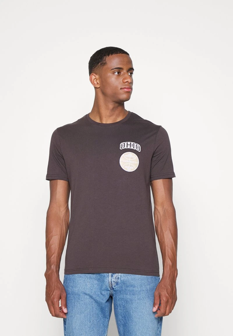 Pier One Uomo GRAPHIC T-SHIRT - T-shirt Basic - Brown 8 Pier One Uomo GRAPHIC T-SHIRT - T-shirt Basic - Brown - immagine 6