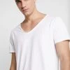 Pier One Uomo T-shirt Basic - White -Offerta Economica Pier One fb7f7c2326a54d70bb2975e45f520c2b