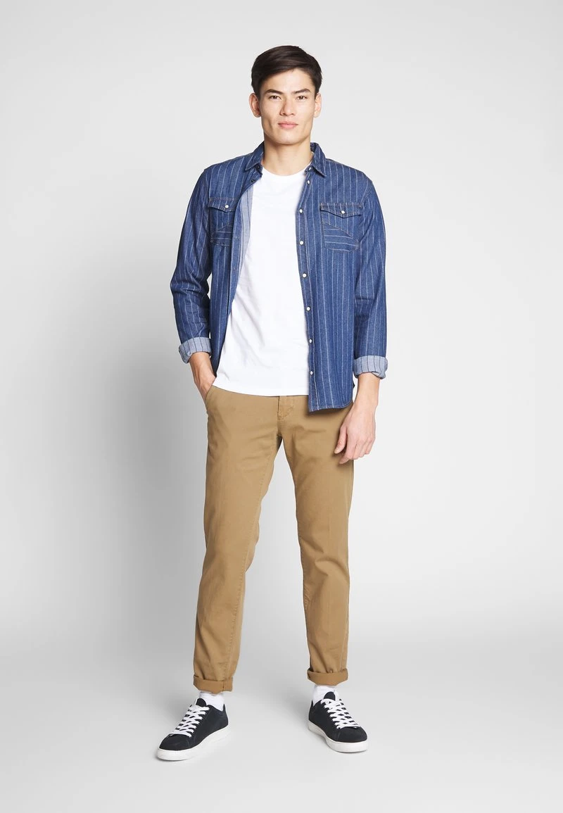 Pier One Uomo 2 PACK - T-shirt Basic - White/dark Blue 4 Pier One Uomo 2 PACK - T-shirt Basic - White/dark Blue - immagine 2