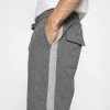 Pier One Uomo LOUNGE STRIPED SHORTS - Pantaloni Del Pigiama - Mottled Dark Grey/mottled Grey 11 Pier One Uomo LOUNGE STRIPED SHORTS - Pantaloni Del Pigiama - Mottled Dark Grey/mottled Grey -Offerta Economica Pier One fcf701579b9d431dbb8be36dd66ad287