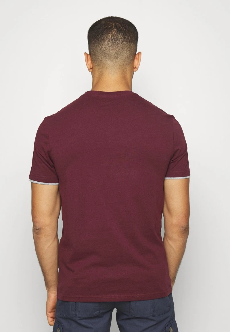 Pier One Uomo T-shirt Basic - Bordeaux 5 Pier One Uomo T-shirt Basic - Bordeaux - immagine 3